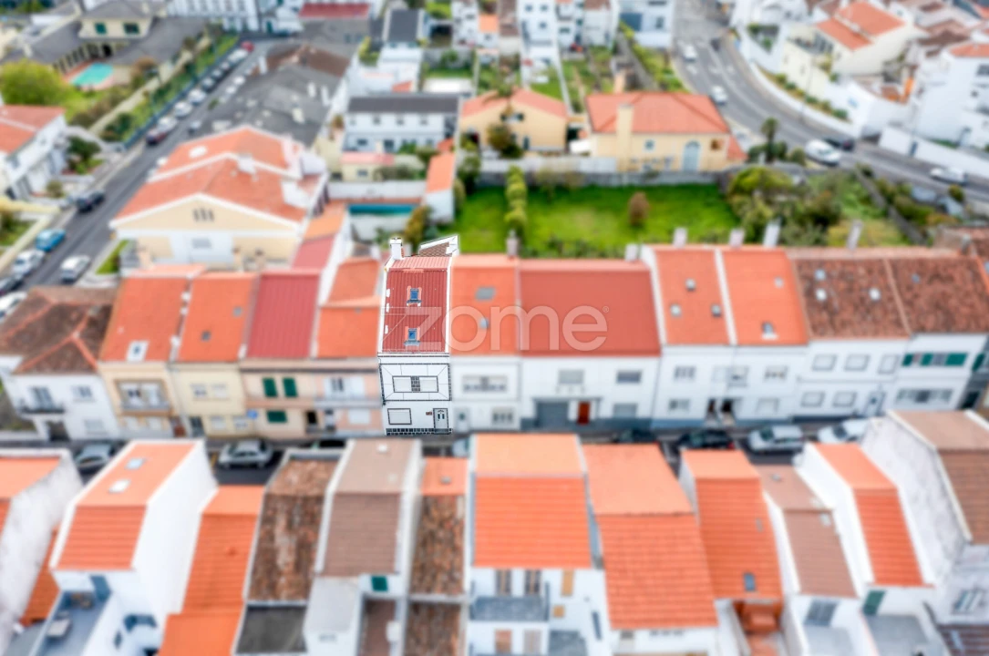 Moradia T4 para Venda em Ponta Delgada (São Sebastião) Foto 32