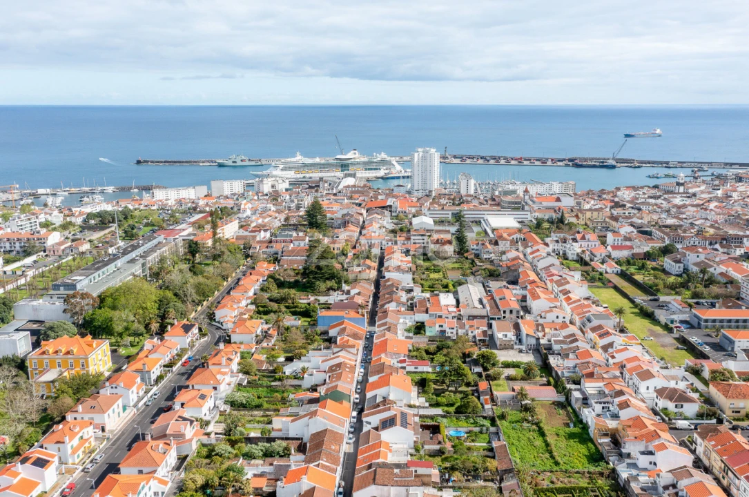 Moradia T4 para Venda em Ponta Delgada (São Sebastião) Foto 35