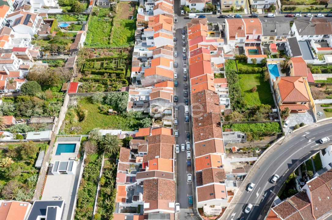 Moradia T4 para Venda em Ponta Delgada (São Sebastião) Foto 36