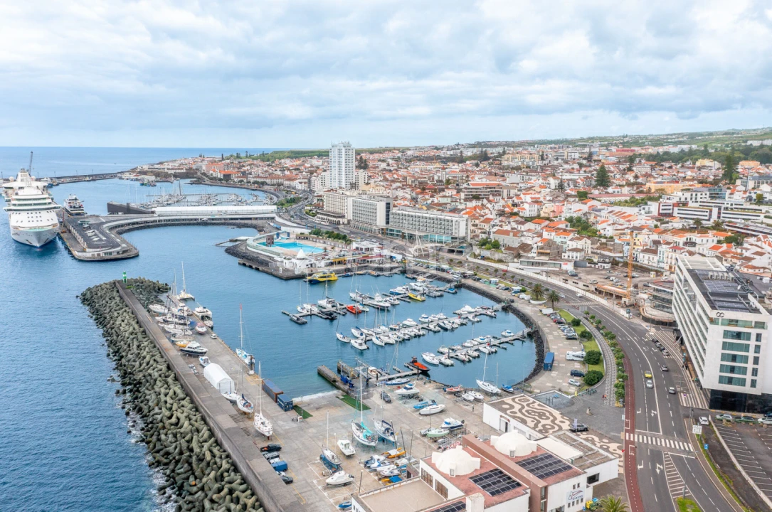 Moradia T4 para Venda em Ponta Delgada (São Sebastião) Foto 37