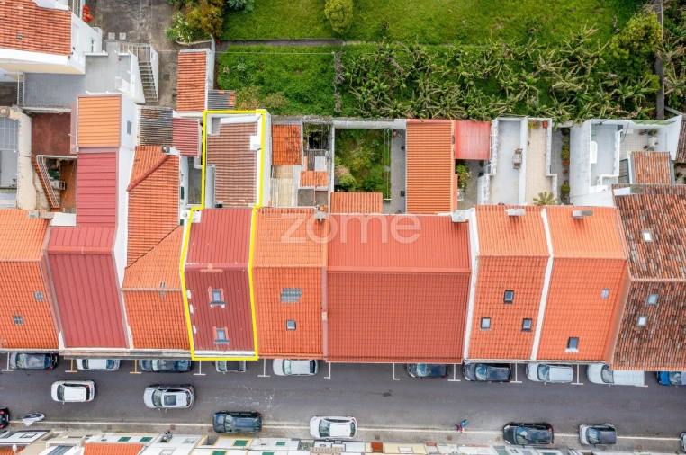 Moradia T4 para Venda em Ponta Delgada (São Sebastião) Foto 31