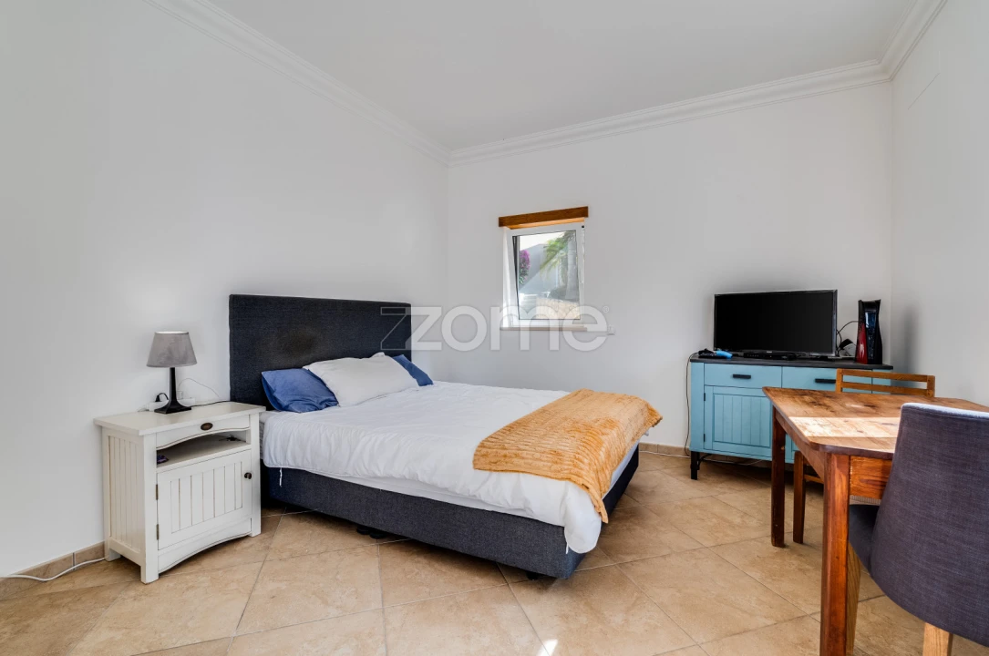 Moradia T5 para Venda em Lagos (São Sebastião e Santa Maria) Foto 40