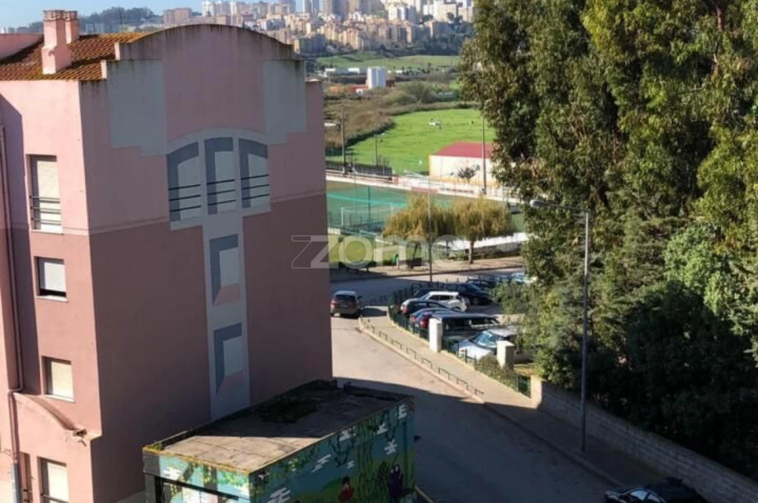 Apartamento T3 para Venda em Santo António dos Cavaleiros e Frielas Foto 23