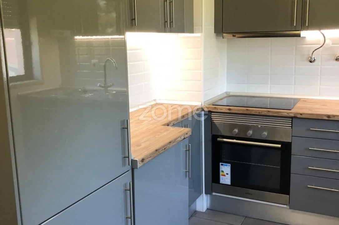 Apartamento T3 para Venda em Santo António dos Cavaleiros e Frielas Foto 7