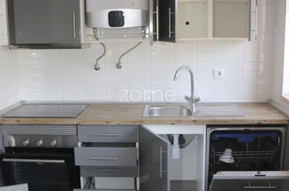 Apartamento T3 para Venda em Santo António dos Cavaleiros e Frielas