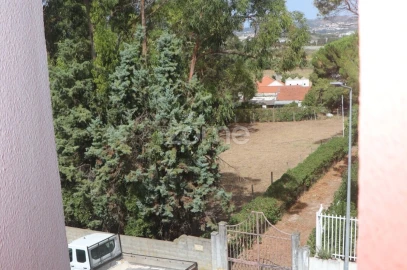 Apartamento T3 para Venda em Santo António dos Cavaleiros e Frielas