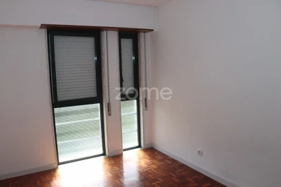 Apartamento T3 para Venda em Santo António dos Cavaleiros e Frielas