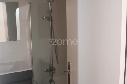 Apartamento T3 para Venda em Santo António dos Cavaleiros e Frielas