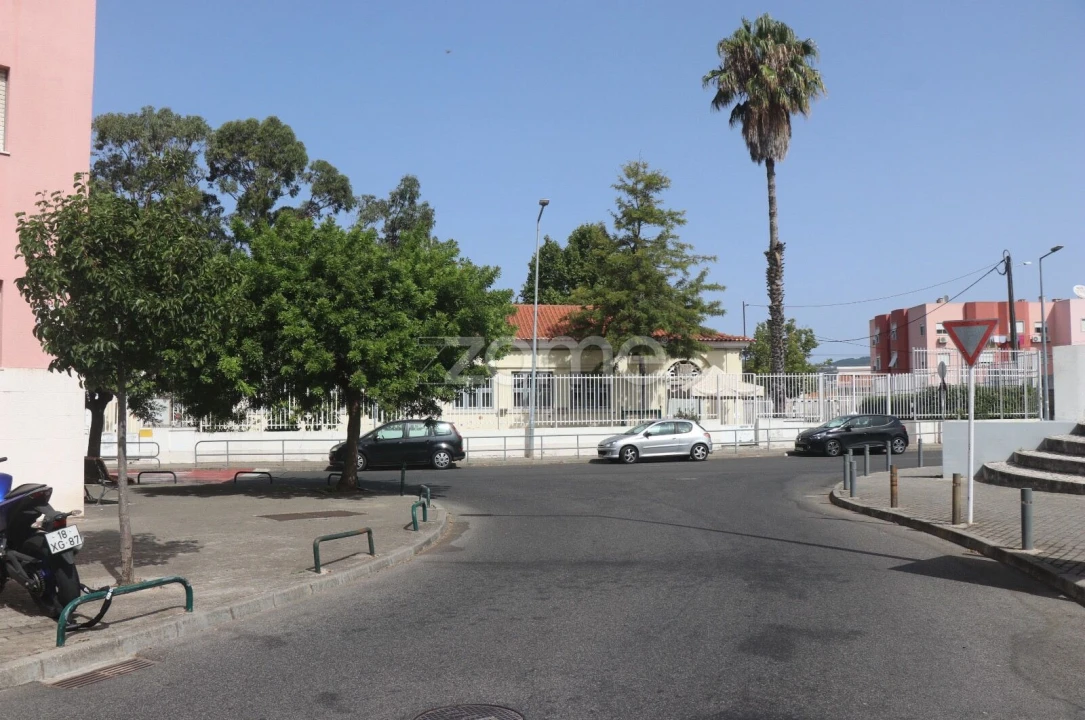 Apartamento T3 para Venda em Santo António dos Cavaleiros e Frielas Foto 39