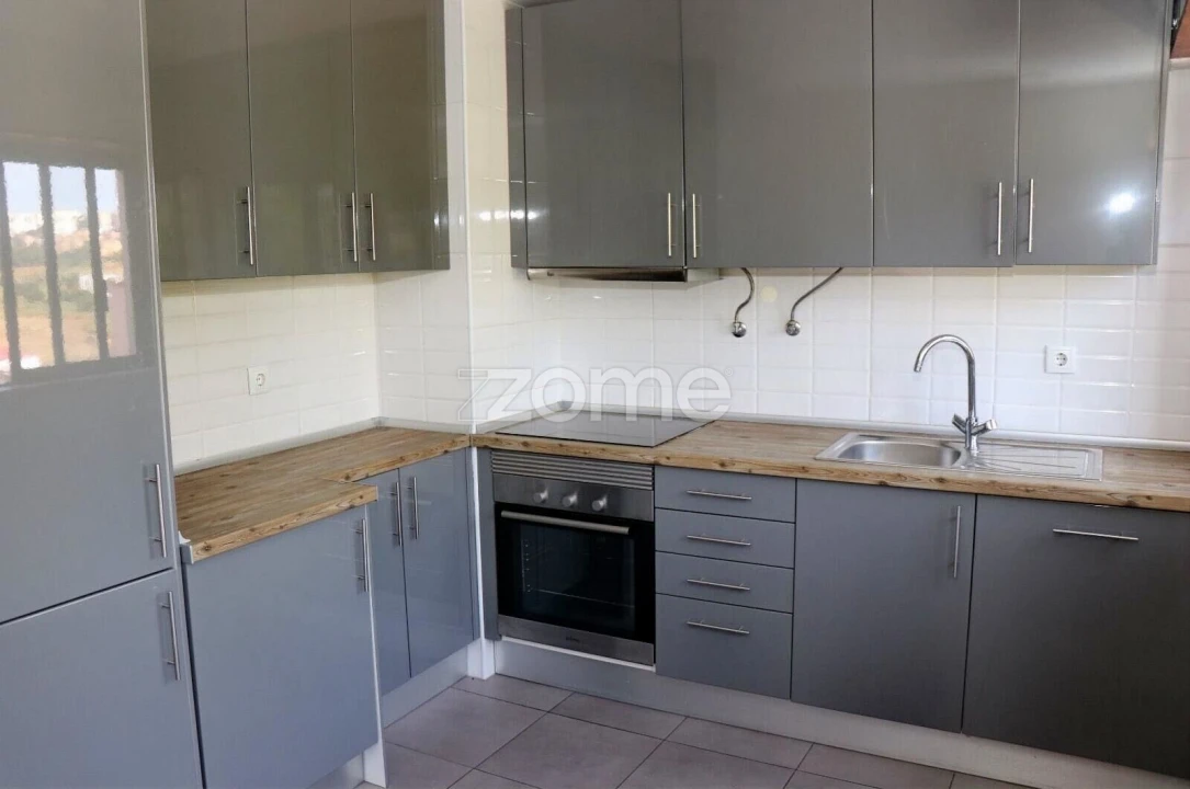 Apartamento T3 para Venda em Santo António dos Cavaleiros e Frielas Foto 11
