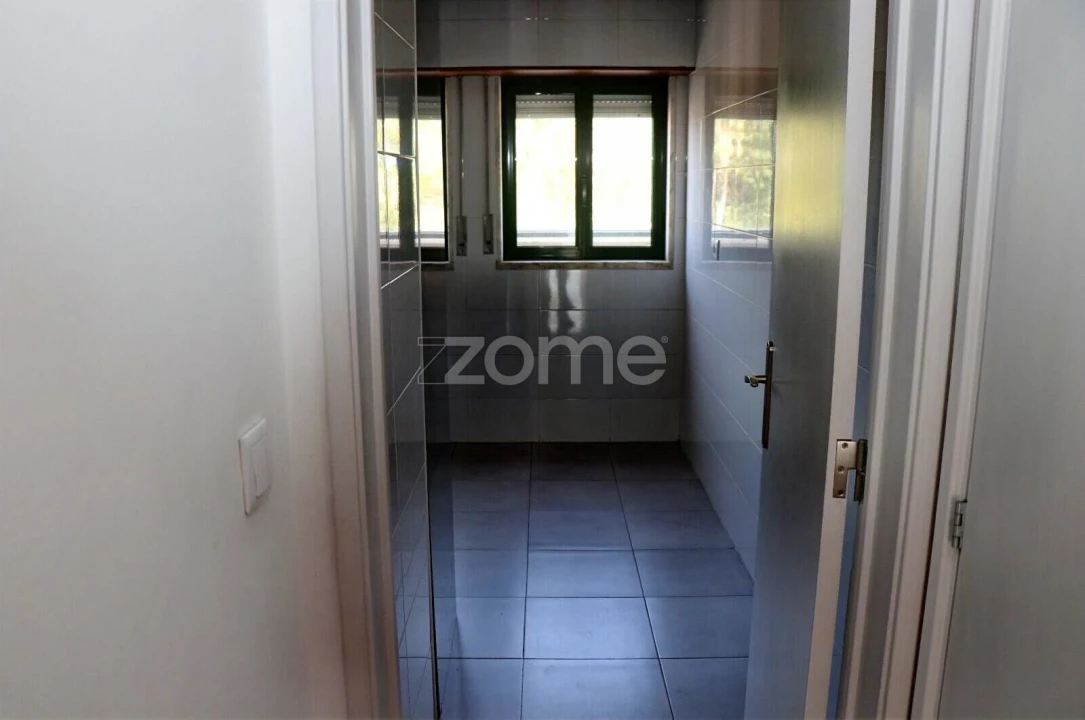 Apartamento T3 para Venda em Santo António dos Cavaleiros e Frielas Foto 9