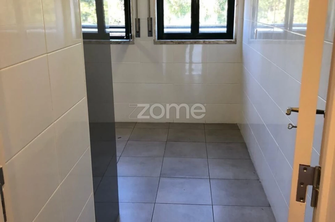 Apartamento T3 para Venda em Santo António dos Cavaleiros e Frielas Foto 6