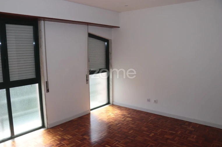 Apartamento T3 para Venda em Santo António dos Cavaleiros e Frielas Foto 21
