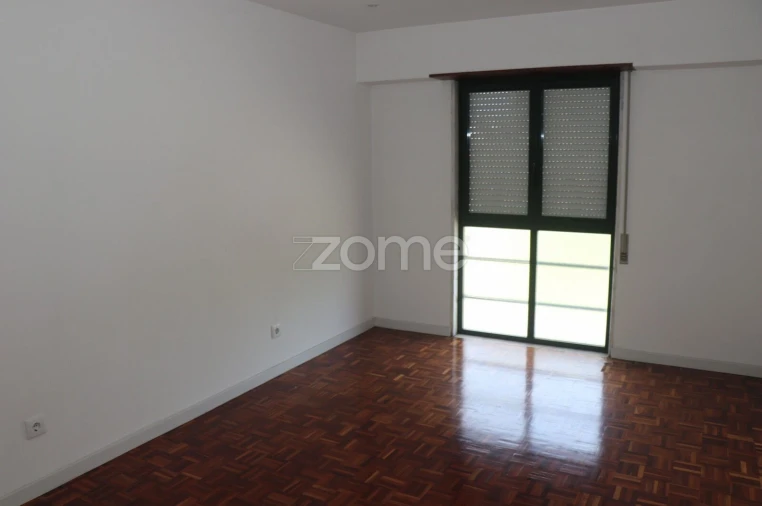 Apartamento T3 para Venda em Santo António dos Cavaleiros e Frielas Foto 28