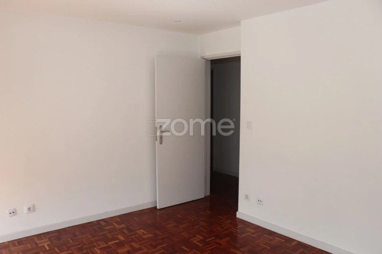 Apartamento T3 para Venda em Santo António dos Cavaleiros e Frielas Foto 29