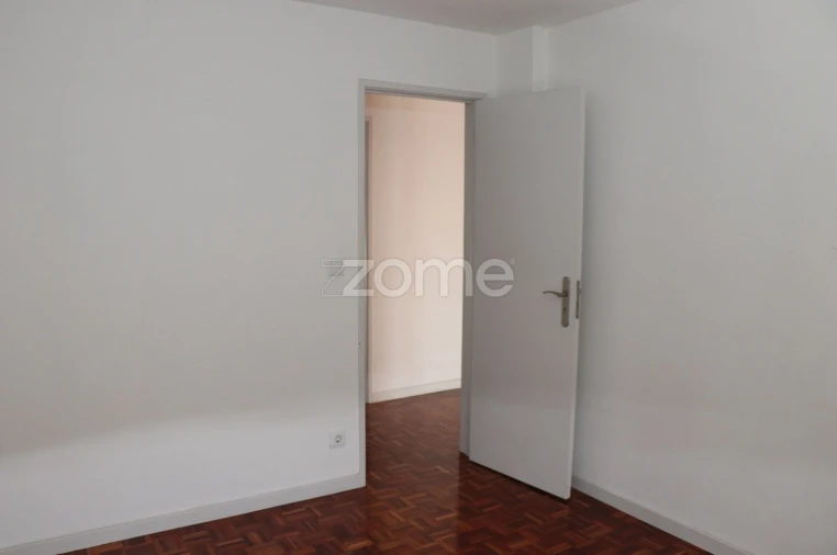 Apartamento T3 para Venda em Santo António dos Cavaleiros e Frielas Foto 23