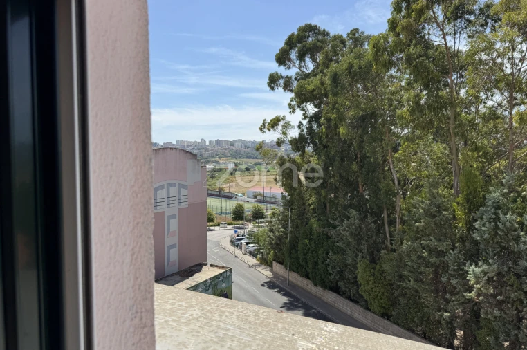 Apartamento T3 para Venda em Santo António dos Cavaleiros e Frielas Foto 24