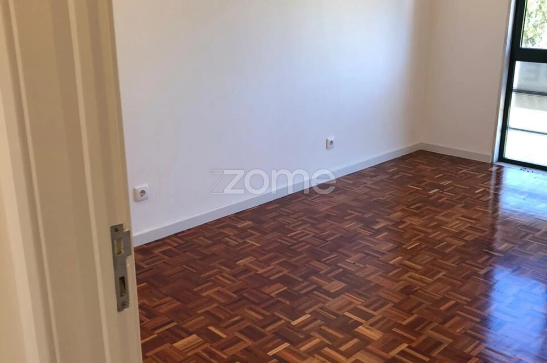 Apartamento T3 para Venda em Santo António dos Cavaleiros e Frielas Foto 19