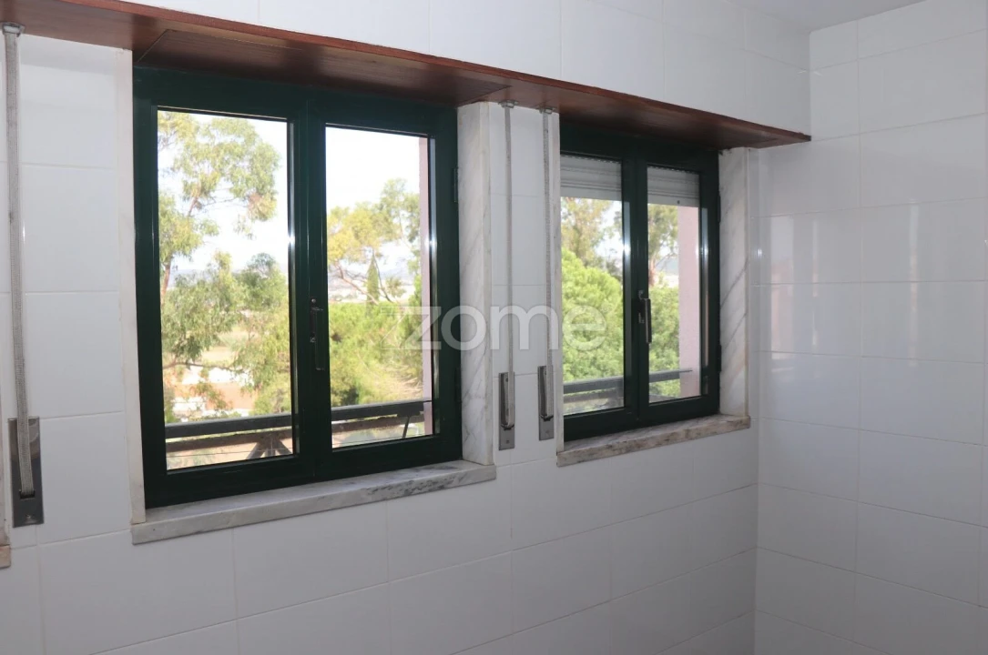 Apartamento T3 para Venda em Santo António dos Cavaleiros e Frielas Foto 16