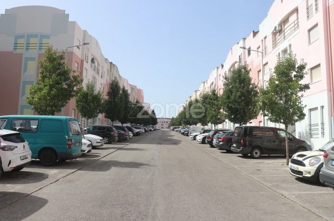 Apartamento T3 para Venda em Santo António dos Cavaleiros e Frielas Foto 41