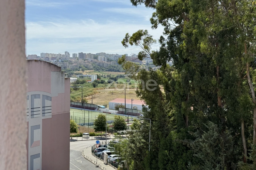 Apartamento T3 para Venda em Santo António dos Cavaleiros e Frielas Foto 25