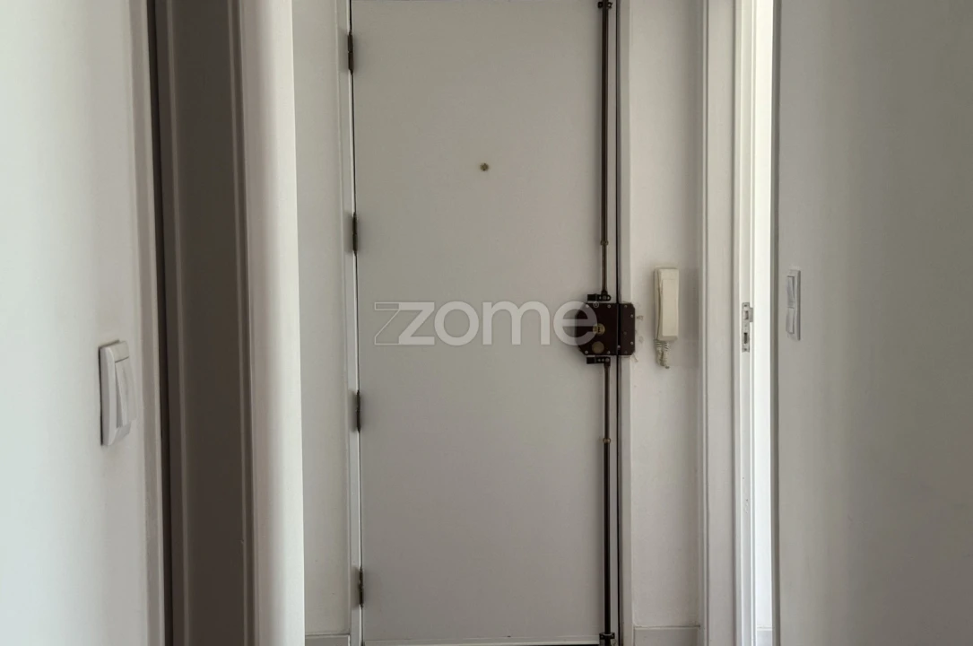 Apartamento T3 para Venda em Santo António dos Cavaleiros e Frielas Foto 4