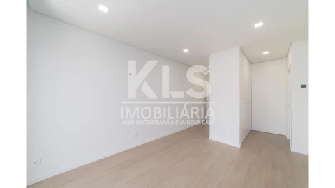 Moradia T4 para Venda em Tavarede