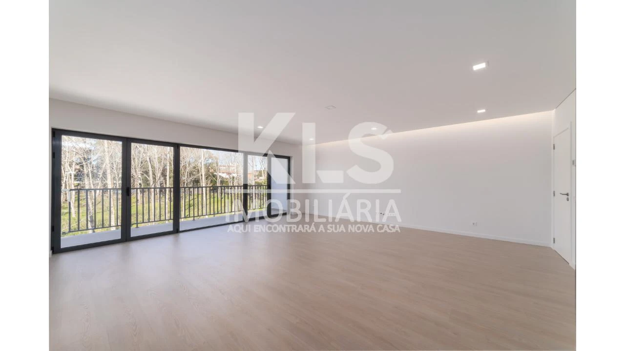 Moradia T4 para Venda em Tavarede Foto 3