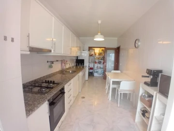Apartamento T3 para Venda em Gulpilhares e Valadares