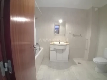 Apartamento T3 para Venda em Gulpilhares e Valadares