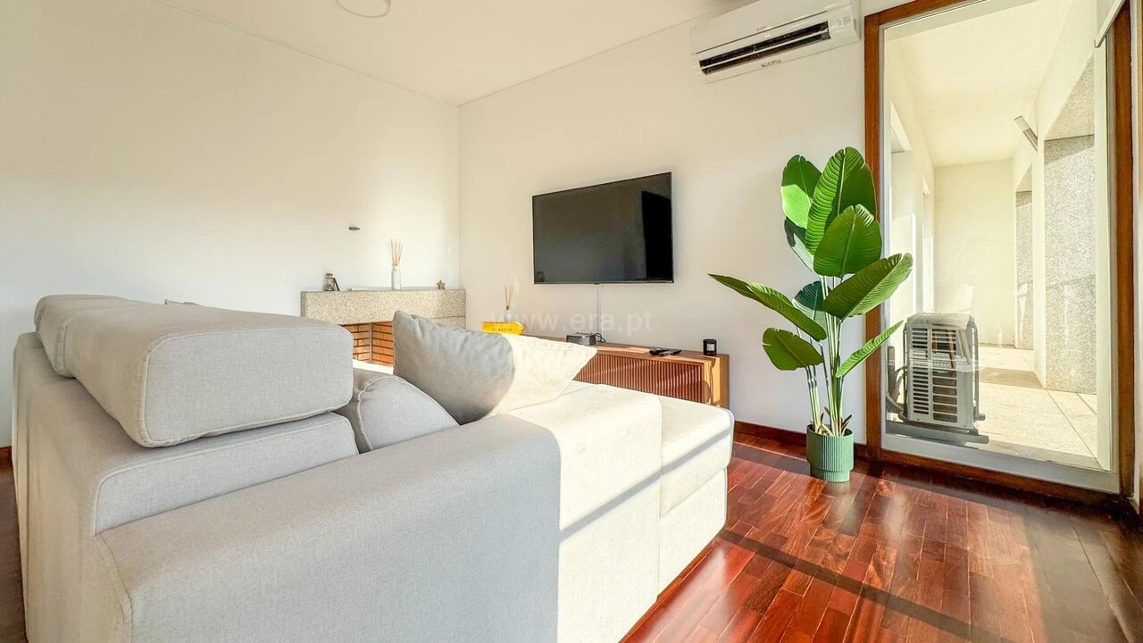 Apartamento T2 para Venda em Penafiel Foto 5