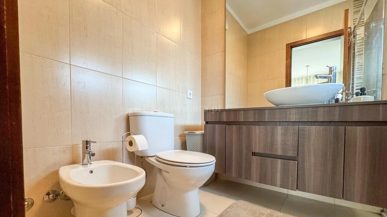 Apartamento T2 para Venda em Penafiel Foto 9