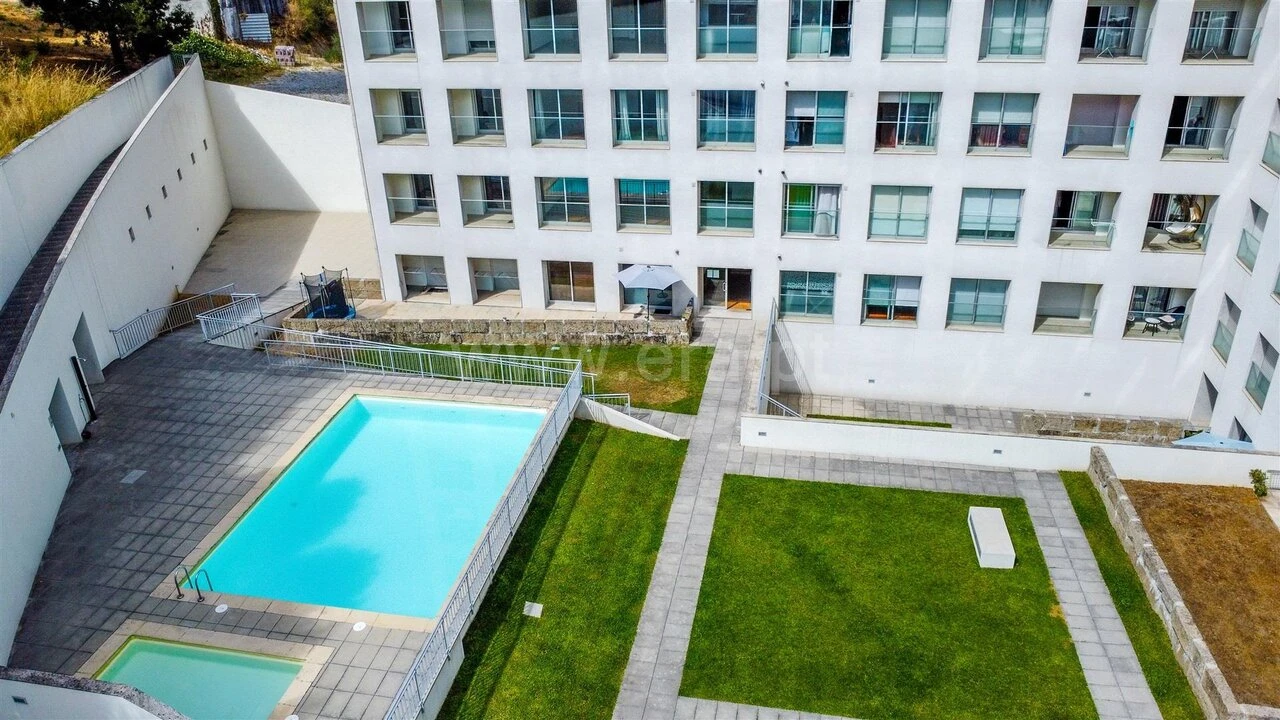 Apartamento T2 para Venda em Penafiel Foto 1