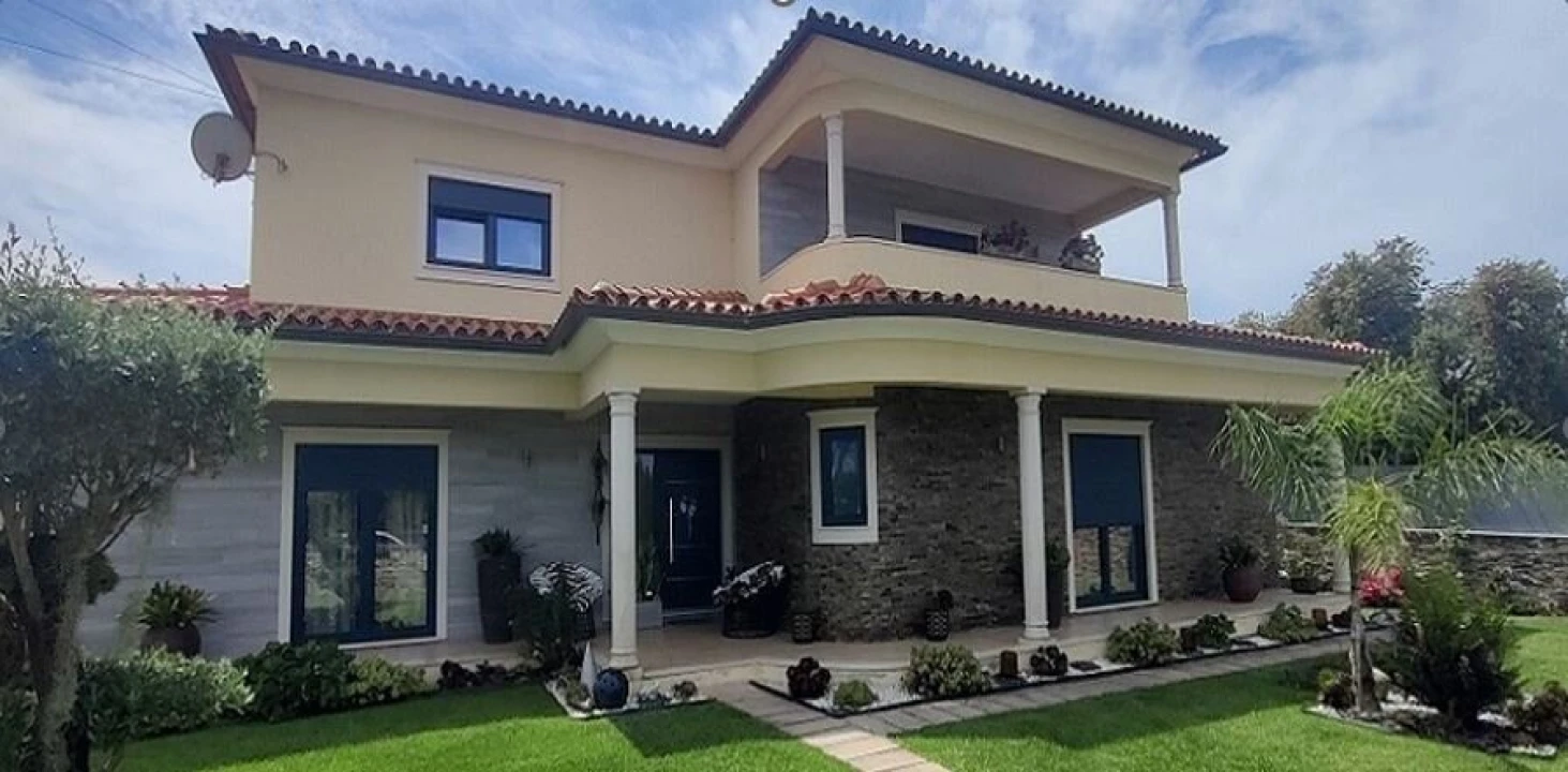 Moradia T4 para Venda em Coimbrão Foto 2