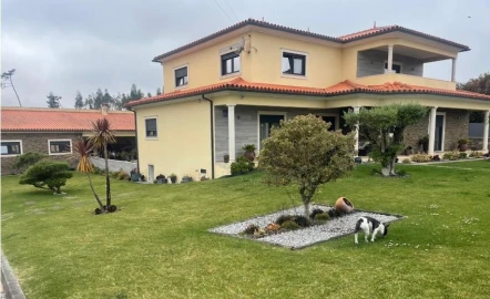 Moradia T4 para Venda em Coimbrão