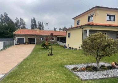 Moradia T4 para Venda em Coimbrão