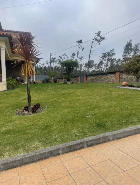Moradia T4 para Venda em Coimbrão