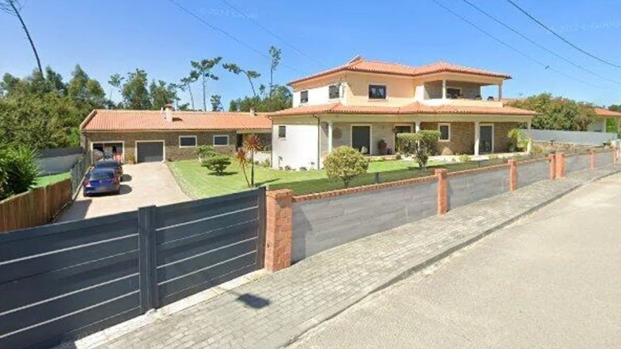 Moradia T4 para Venda em Coimbrão