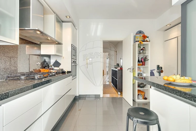 Apartamento T4 para Venda em Lumiar Foto 24