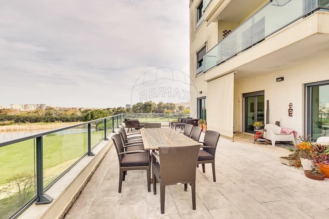 Apartamento T4 para Venda em Lumiar Foto 13