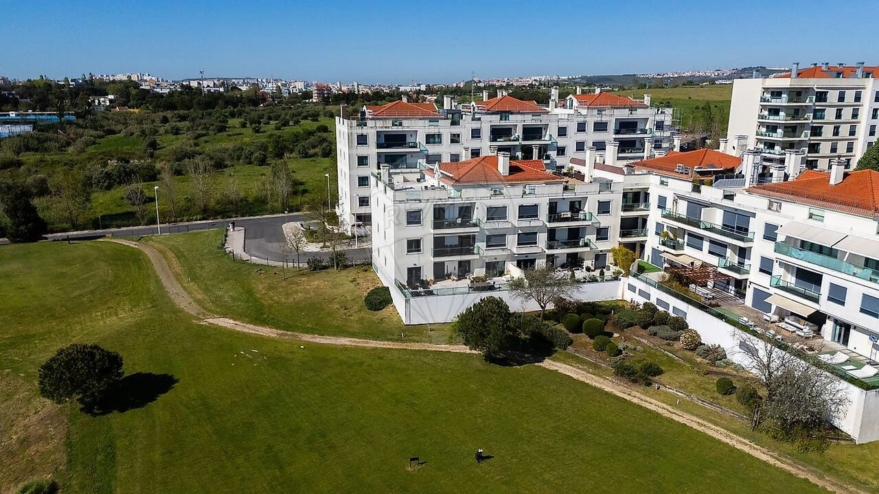 Apartamento T4 para Venda em Lumiar Foto 46