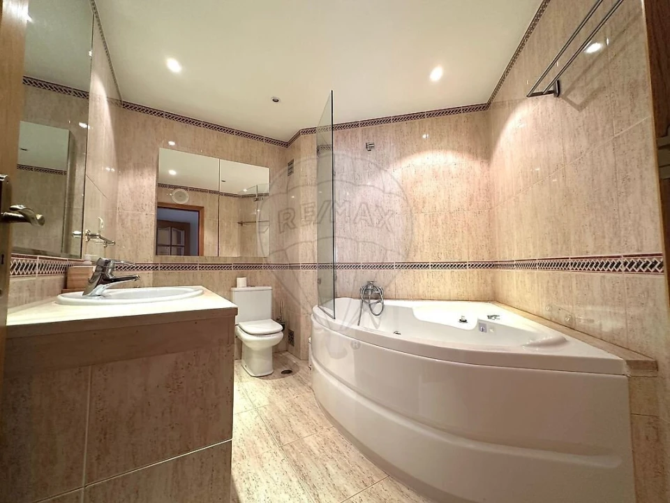 Apartamento T2 para Venda em Arroios Foto 11