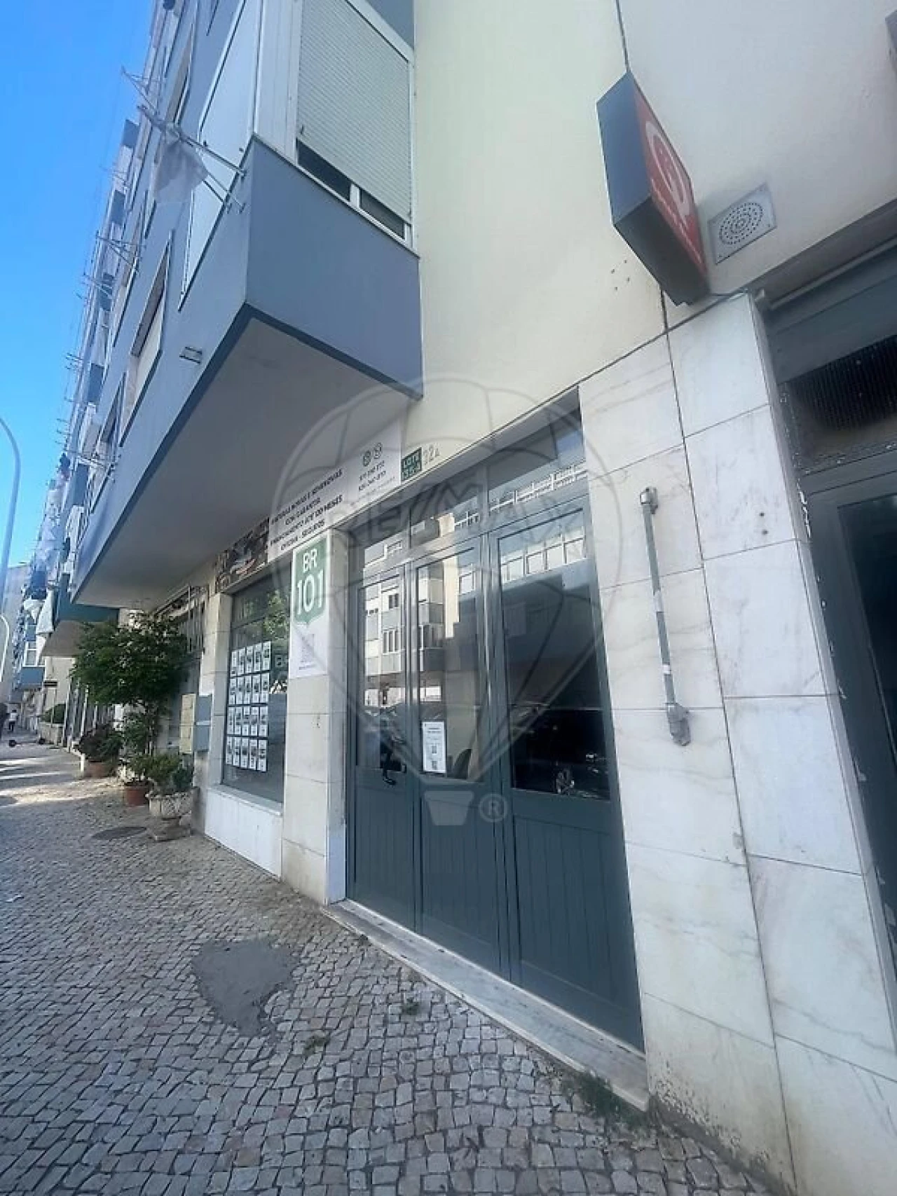 Loja para Venda em Algés, Linda-A-Velha e Cruz Quebrada-Dafundo Foto 3