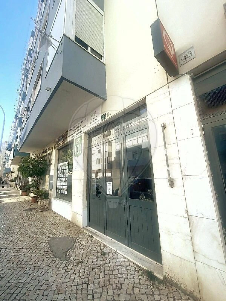 Loja para Venda em Algés, Linda-A-Velha e Cruz Quebrada-Dafundo Foto 3