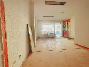 Loja para Venda em Algés, Linda-A-Velha e Cruz Quebrada-Dafundo