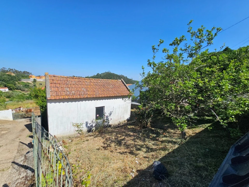 Moradia T1 para Venda em Venda do Pinheiro e Santo Estêvão das Galés Foto 1