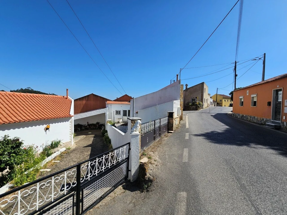 Moradia T1 para Venda em Venda do Pinheiro e Santo Estêvão das Galés Foto 2