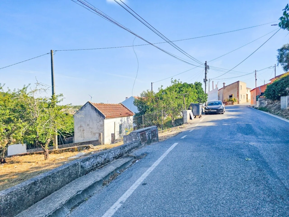 Moradia T1 para Venda em Venda do Pinheiro e Santo Estêvão das Galés Foto 3