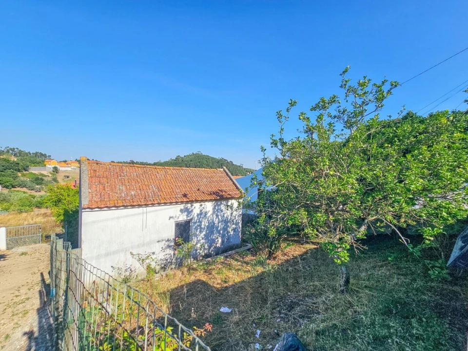 Moradia T1 para Venda em Venda do Pinheiro e Santo Estêvão das Galés Foto 18
