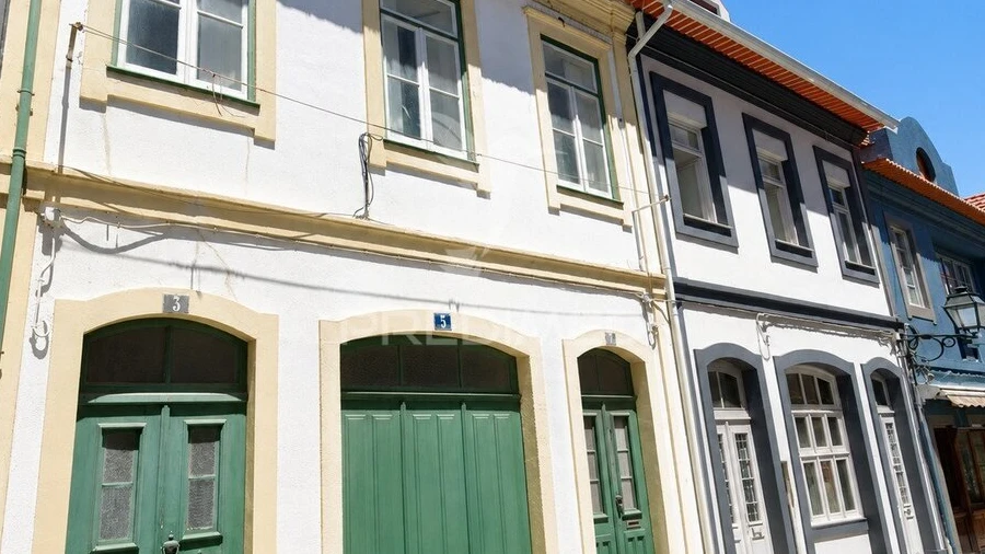 Moradia T5 para Venda em Glória e Vera Cruz
